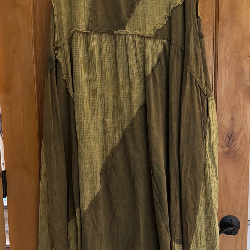 Oli & Hali Earthy Toned Garment